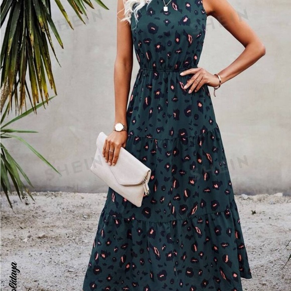 Elegant Green Leopard Print Maxi Dress - Picture 1 of 7